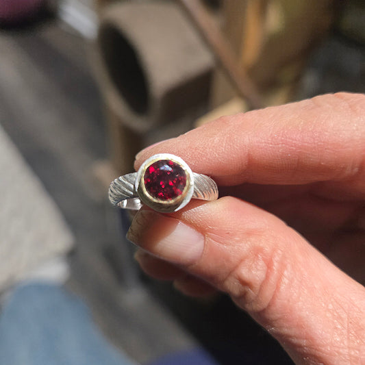 Garnet Ring 18kt and Silver