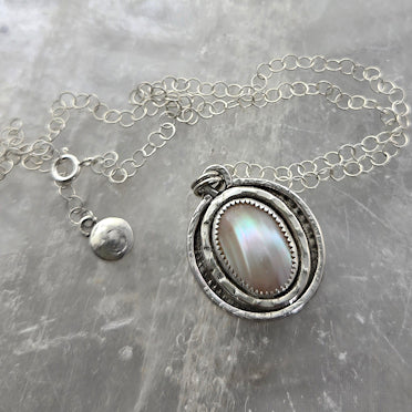 Mother of Pearl Pendant Necklace