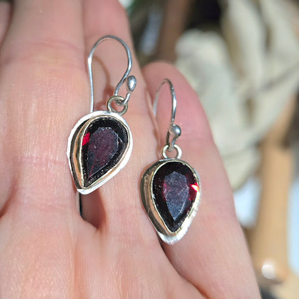 Garnet Earrings 18kt and Silver