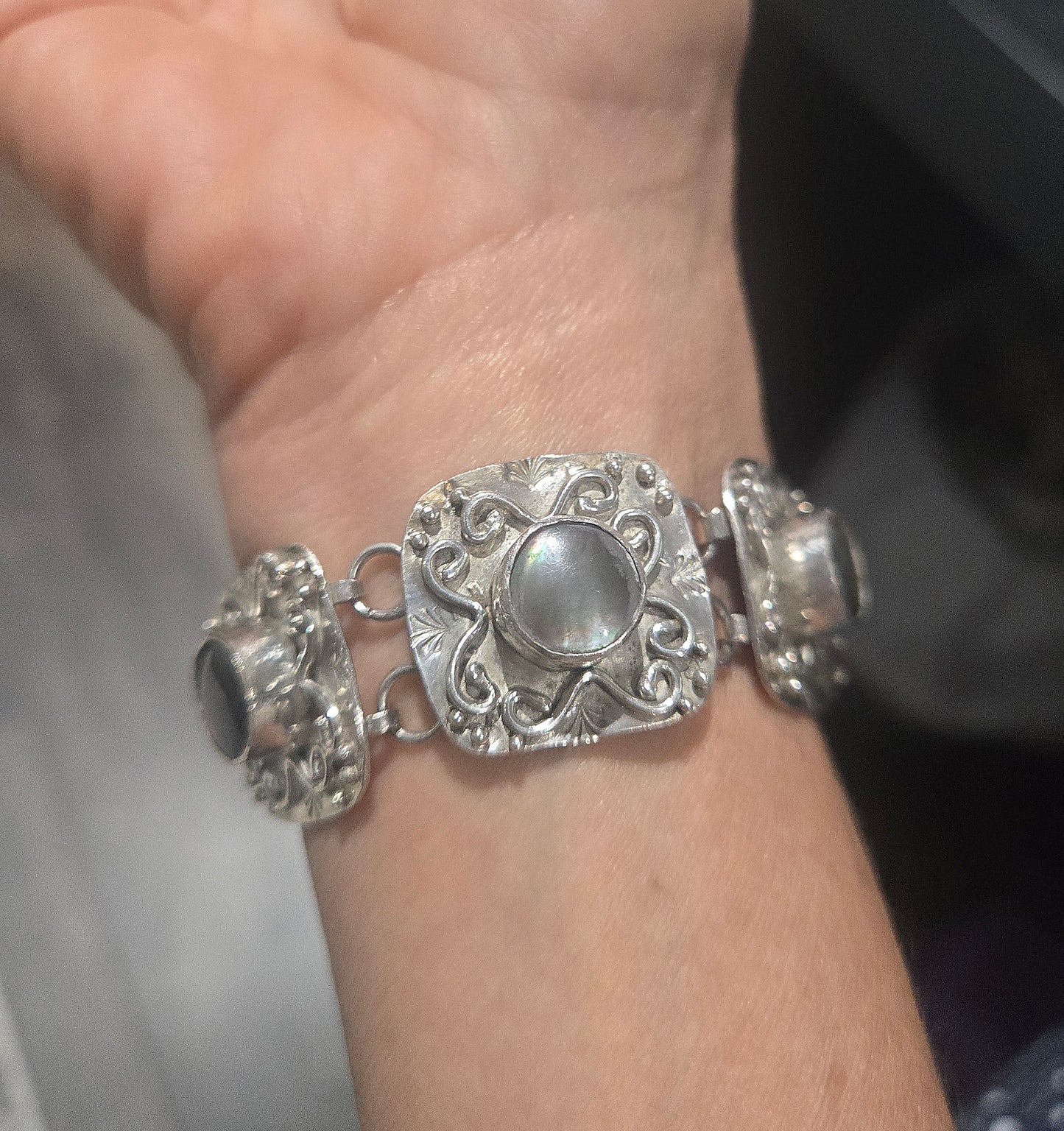 Black Mother of Pearl Bracelet